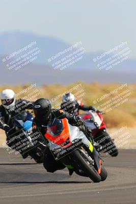 media/Oct-08-2022-SoCal Trackdays (Sat) [[1fc3beec89]]/Turn 16 (125pm)/